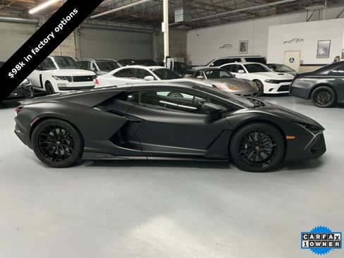 Used 2024 Lamborghini Revuelto image 5