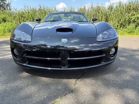 Used 2004 Dodge Viper SRT-10 image 4