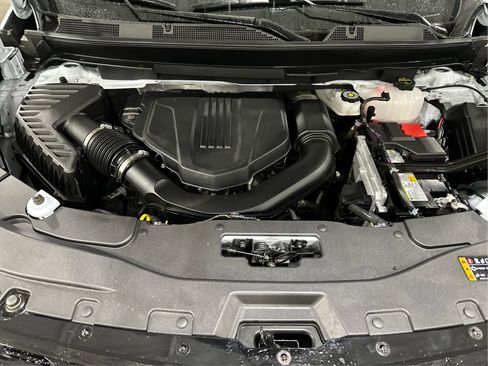 Certified 2026 Chevrolet Traverse RS AWD/4WD image 24