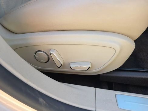 Used 2017 Lincoln MKZ Reserve FWD image 47