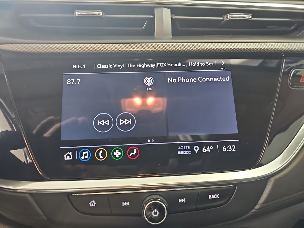 Used 2022 Buick Encore GX Essence w/ Experience Buick Package AWD/4WD image 27