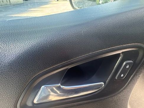 Used 2020 Chevrolet Colorado LT RWD image 26