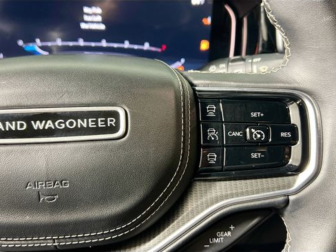 Used 2023 Jeep Grand Wagoneer Series II image 19