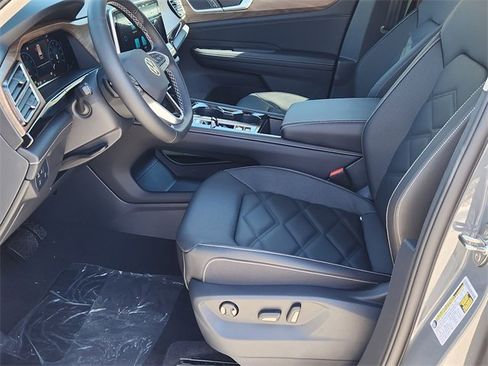New 2026 Volkswagen Atlas SE image 7