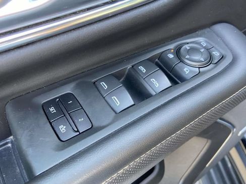 Used 2022 GMC Yukon SLT w/ SLT Premium Package AWD/4WD image 18