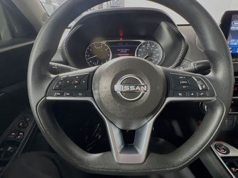 Used 2024 Nissan Sentra SV FWD image 18