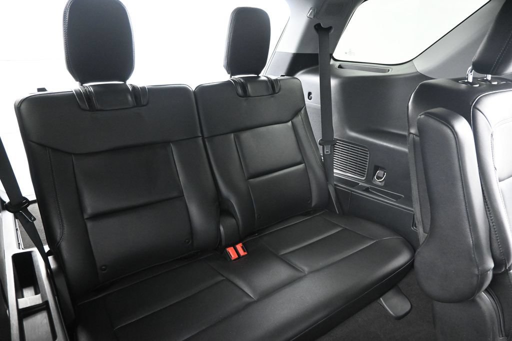 Used 2023 Ford Explorer Limited w/ Equipment Group 301A RWD image 14