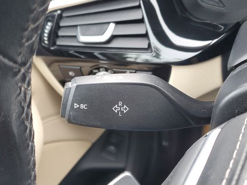 Used 2018 BMW 530i xDrive image 14