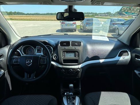 Used 2019 Dodge Journey SE w/ Blacktop Package FWD image 12