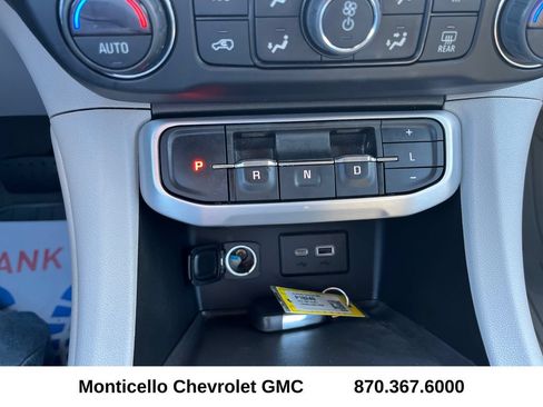 Used 2022 GMC Acadia SLE AWD/4WD image 18