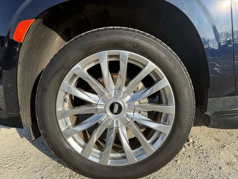 Used 2023 Cadillac Escalade ESV Premium Luxury image 14