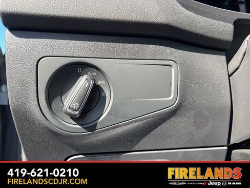 Used 2022 Volkswagen Tiguan SE image 21