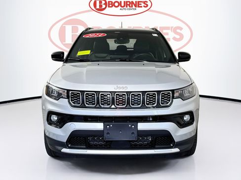 Used 2024 Jeep Compass Limited AWD/4WD image 4