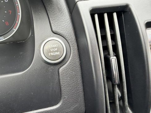 Used 2015 Land Rover LR2 image 28