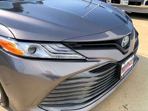 Used 2020 Toyota Camry XLE w/ Sunroof Package FWD image 35