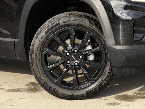 Used 2026 GMC Terrain Elevation w/ Elevation Premium Package FWD image 3
