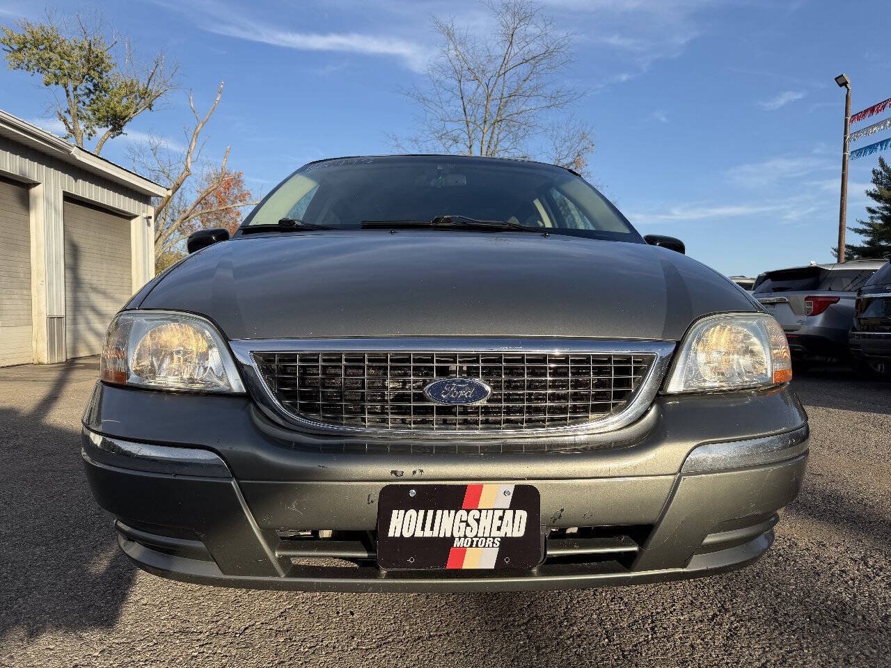 Used 2002 Ford Windstar SE FWD image 2