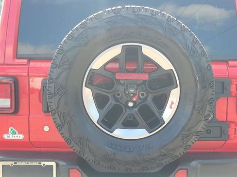 Used 2018 Jeep Wrangler Unlimited Rubicon AWD/4WD image 6