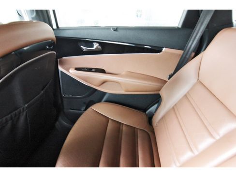 Used 2019 Kia Sorento SX FWD image 15
