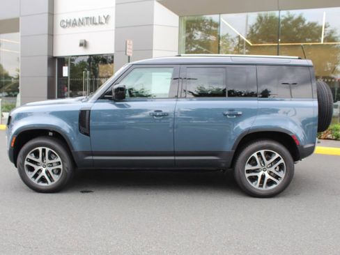 Used 2025 Land Rover Defender 110 S image 5