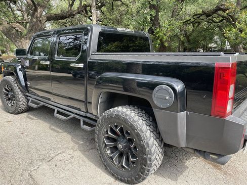 Used 2009 HUMMER H3T Alpha image 2