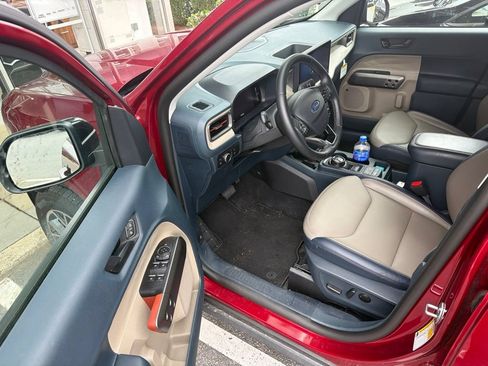 Used 2025 Ford Maverick Lariat AWD/4WD image 17