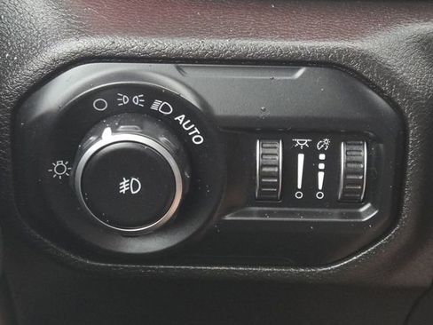 Used 2018 Jeep Wrangler Unlimited Rubicon AWD/4WD image 13