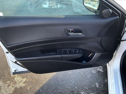 Used 2017 Acura ILX Base image 23