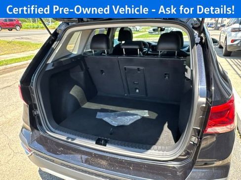 Used 2023 Volkswagen Taos SE w/ Panoramic Sunroof Package AWD/4WD image 24