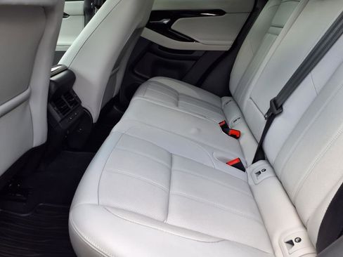 Used 2025 Land Rover Range Rover Evoque S image 5