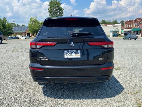 Used 2023 Mitsubishi Outlander SEL FWD image 3