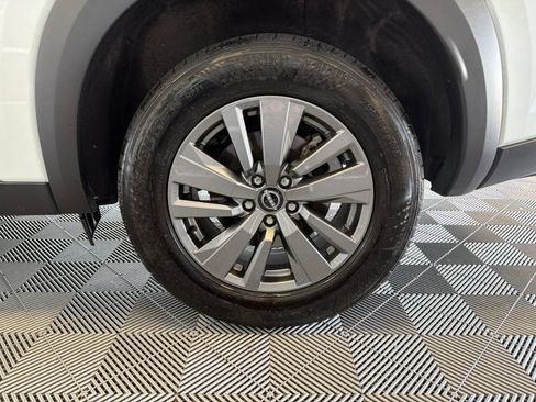 Used 2025 Nissan Pathfinder SV AWD/4WD image 8