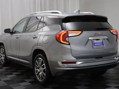 Used 2024 GMC Terrain Denali w/ Denali Premium Package image 17