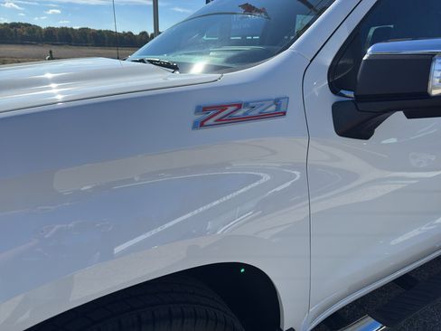 Used 2019 Chevrolet Silverado 1500 LTZ w/ LTZ Premium Package image 6