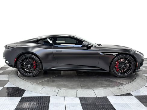 Used 2025 Aston Martin DB12 Coupe RWD image 32