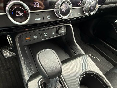 Certified 2025 Honda Civic Sport image 25