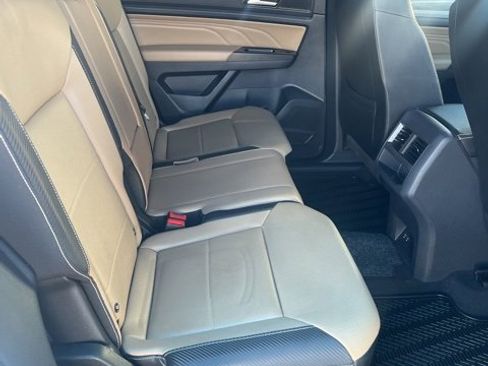 Used 2021 Volkswagen Atlas Cross Sport SE image 10