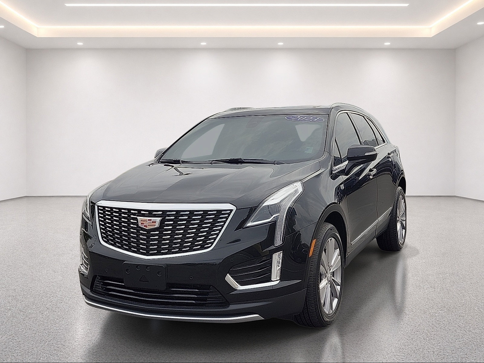 Used 2023 Cadillac XT5 Premium Luxury w/ LPO, Floor Liner Package FWD image 2
