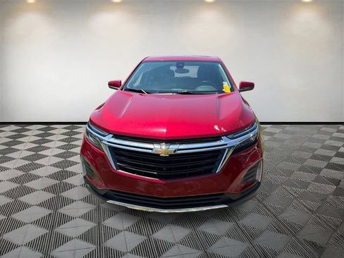Used 2023 Chevrolet Equinox LT FWD image 2