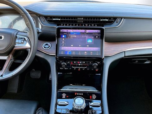 Certified 2025 Jeep Grand Cherokee Summit image 12