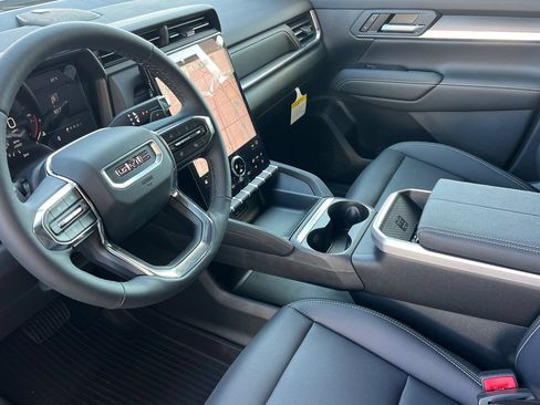 New 2027 GMC Terrain Elevation w/ Elevation Premium Package FWD image 8