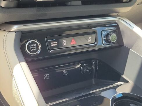 Certified 2025 Audi Q5 Premium w/ Convenience Package AWD/4WD image 25