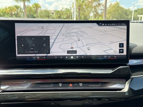 Used 2025 BMW i5 eDrive40i w/ Premium Package image 23