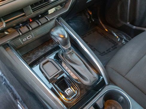 Used 2024 GMC Canyon Elevation image 27