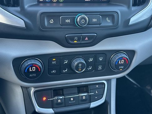 Used 2023 GMC Terrain SLE w/ Driver Convenience Package image 27