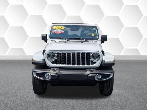 Certified 2025 Jeep Wrangler Unlimited Sahara AWD/4WD image 8