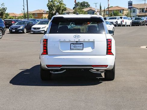 New 2026 Hyundai Palisade Calligraphy FWD image 4