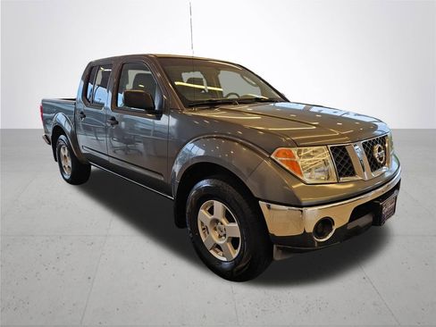 Used 2005 Nissan Frontier SE image 5
