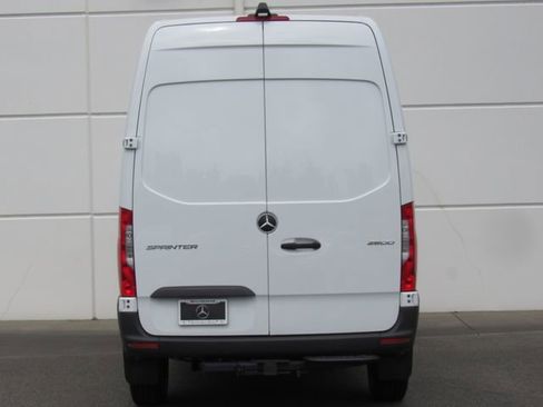 Used 2025 Mercedes-Benz Sprinter 2500 image 7