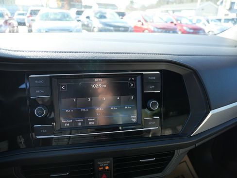 Used 2019 Volkswagen Jetta R-Line image 13